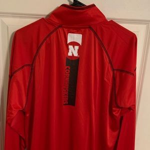 Men’s size L Nebraska Cornhuskers pull over